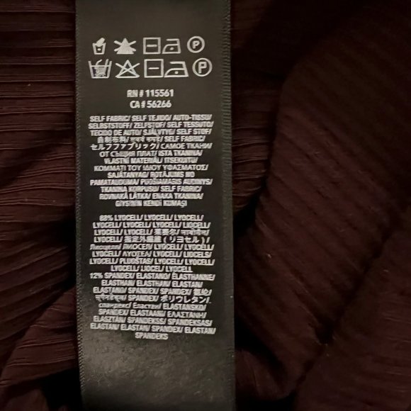 Elegant Maroon Turtleneck Top - Picture 5 of 9